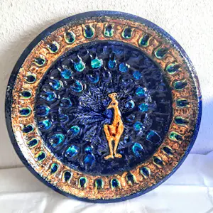 West Germany Ceramano - Wandteller Keramik mit Pfauenmotiv Mid-Century 1960er Jahre Größe 44 cm kopen? Bied vanaf 95!