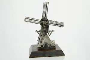 52- Groot + fraai gedetailleerd massief 2e gehalte Zilveren miniatuur windmolen kopen? Bied vanaf 90!