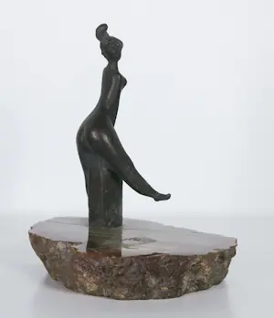 Clemens Pasch - Brons, Zittende vrouw op natuurstenen voet (Gerda) + boek! kopen? Bied vanaf 100!