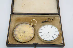 1 - Frankrijk 19e eeuws 18kt gouden horloge met fraai gegraveerde wijzerplaat kopen? Bied vanaf 350!