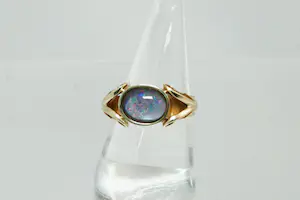 84 -  Klassiek model 14krt gouden ring met ovalen steen kopen? Bied vanaf 200!