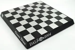 Salvador Dali - Surrealistisch schaakbord van Salvador Dali kopen? Bied vanaf 510!