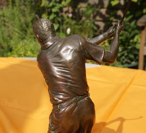 Niet of onleesbaar gesigneerd - Bronzen beeld: golfspeler in full swing!! kopen? Bied vanaf 10!