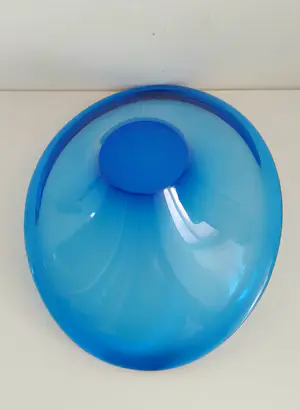 Per Lutken - (1916-1998) asymmetrische schaal, prachtige blauwe kleur kopen? Bied vanaf 65!