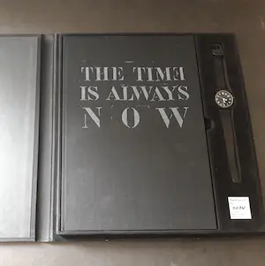 Viktor IV - horloge, bulgar time (loopt achteruit) in cassette met boek kopen? Bied vanaf 300!