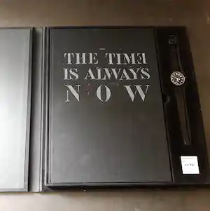 Viktor IV - horloge, bulgar time (loopt achteruit) in cassette met boek verkocht voor € 300!