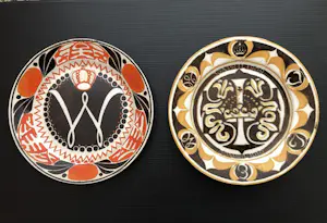 Firma Regout & Co - LION CACHET Gedenkborden Wilhelmina en Juliana 1898 & 1910 kopen? Bied vanaf 50!