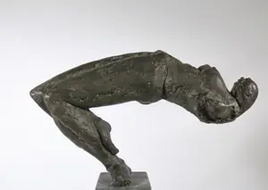 Wim Steins - Groot elegant bronzen beeld van een danseres op hoge smalle sokkel kopen? Bied vanaf 2000!