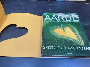 Yann Arthus-Bertrand - De Aarde vanuit de Hemel (Speciale uitgave 10 jaar) verkocht voor € 22!