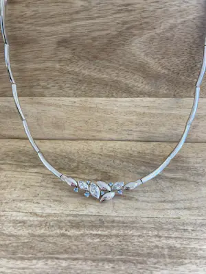 Zilveren  Choker met  lichtblauwe kleursteen en zirkonia kopen? Bied vanaf 59!