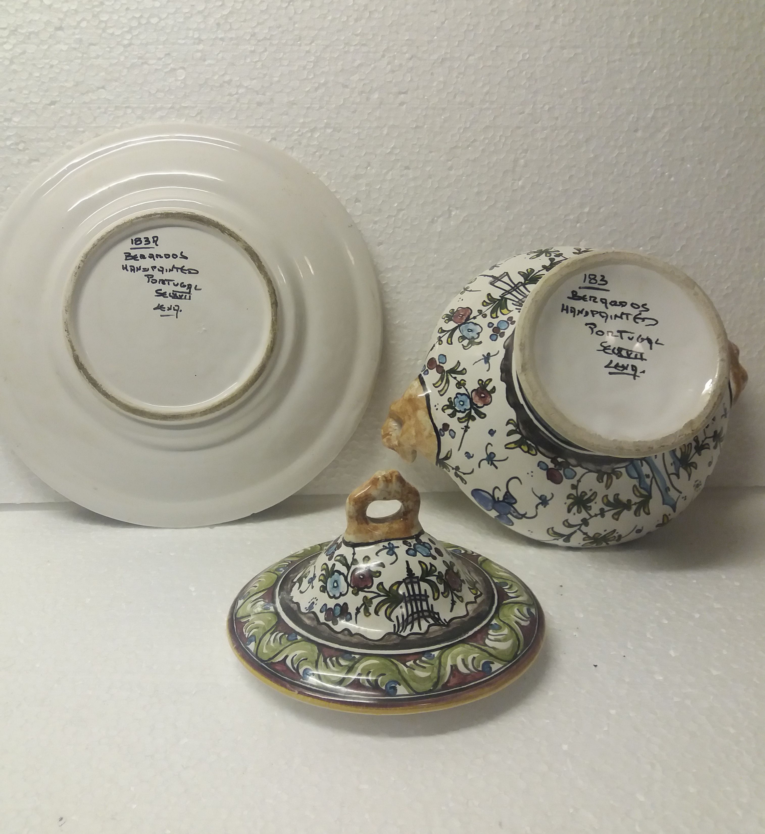 Niet of onleesbaar gesigneerd - Portugal Hand Painted Soup Tureen kopen? Bied vanaf 1!