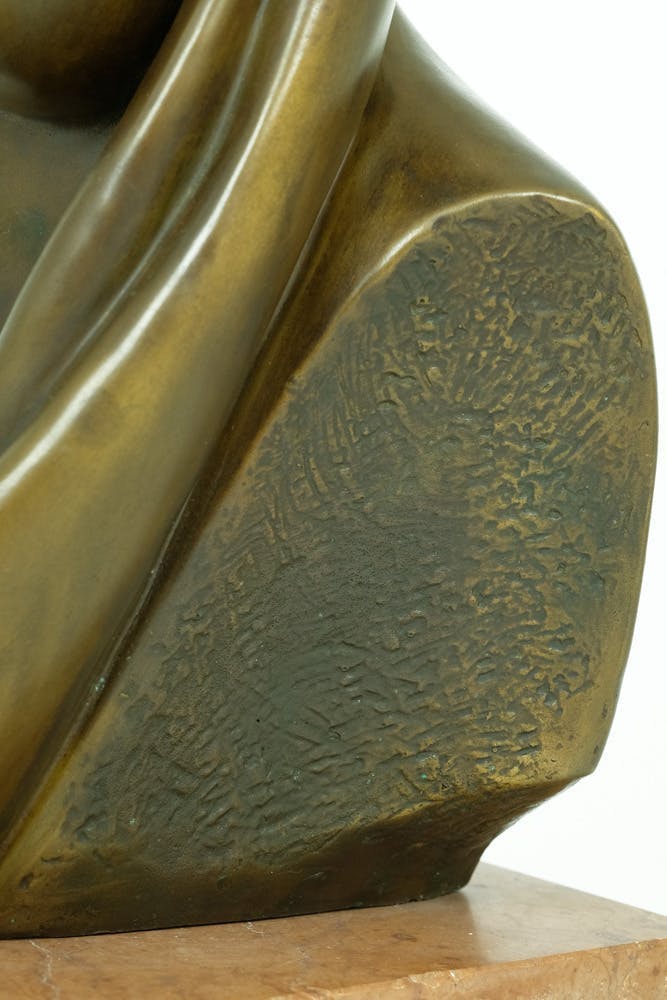 Constantin Brancusi - Bronzen beeld getiteld 'Mademoiselle Pogany II' kopen? Bied vanaf 1900!