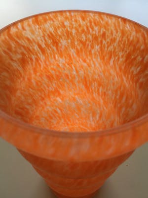 Niet of onleesbaar gesigneerd - Oranje vaas van origineel design kopen? Bied vanaf 1!