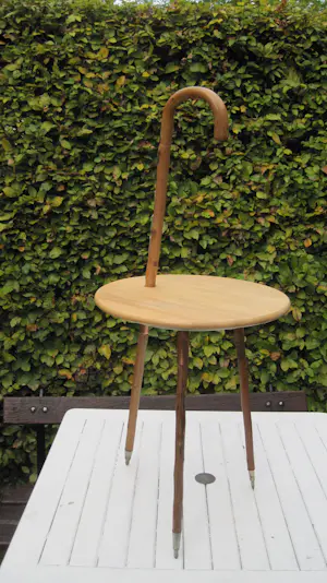 Niet of onleesbaar gesigneerd - wandelstok-tafel kopen? Bied vanaf 10!
