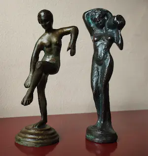 Brons (Onbekend) - Twee Venus beeldjes -brons- kopen? Bied vanaf 55!
