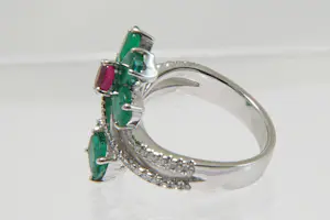 21 - 18 karaats witgouden bloem ring met diamant ca 0.50 crt briljant kopen? Bied vanaf 850!