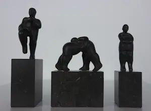 Jan Pieter Leeuwenburgh - Set van drie bronzen beeldjes, Hardloper, Worstelaars en Zwanger kopen? Bied vanaf 100!