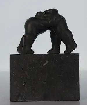 Jan Pieter Leeuwenburgh - Set van drie bronzen beeldjes, Hardloper, Worstelaars en Zwanger kopen? Bied vanaf 100!