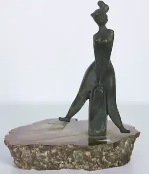 Clemens Pasch - Brons, Zittende vrouw op natuurstenen voet (Gerda) + boek! kopen? Bied vanaf 100!