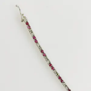 Diamanten en robijnen armband kopen? Bied vanaf 1450!
