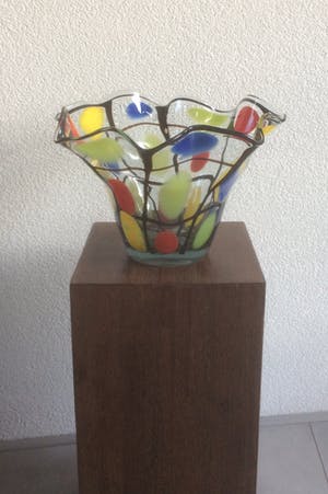 Niet of onleesbaar gesigneerd - GROTE KLEURIGE PLOOIVAAS kopen? Bied vanaf 1!