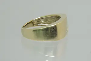 90 - Zo goed als nieuwe 14krt gouden solitair ring met 0.03ct diamant kopen? Bied vanaf 190!