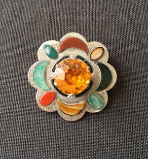 1e gehalte Zilver - ronde Schotse broche met agaat inlegwerk kopen? Bied vanaf 35!