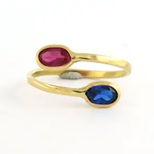 18k geel gouden ring bezet met robijn en saffier ringmaat 16.5(52) kopen? Bied vanaf 130!