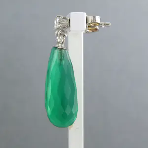 18k witgouden oorhangers met groene onyx en briljant geslepen diamant 0.14 ct kopen? Bied vanaf 330!
