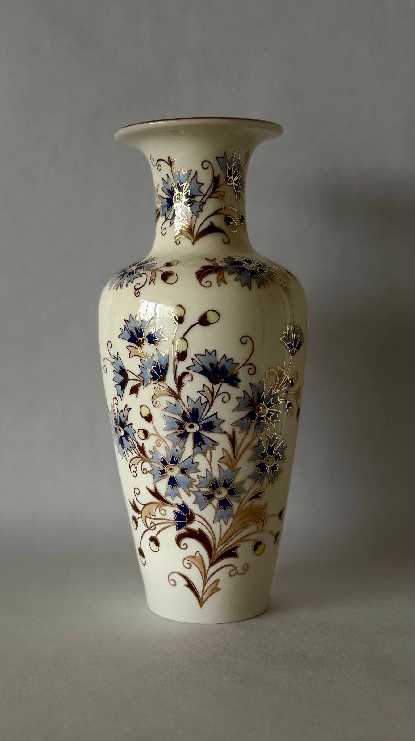 Zsolnay - Hungary Vase Búzavirág Jubileum 150 Edition 2003 kopen? Bied vanaf 170!
