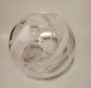 Anna Ehrner - Kosta Boda Vaas Globe kopen? Bied vanaf 375!