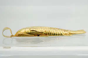 53 - Mooi bewerkte relatief grote 14 Krt gouden vis (koi)karper hanger kopen? Bied vanaf 400!