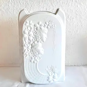 A.K. Kaiser Porzellan - Op Art Vase Bisquit Porzellan Design Wolfgang Gawantka signiert 70er Jahre kopen? Bied vanaf 70!