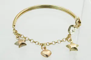 31 - Leuke 14 Krt tri-color gouden kinder armband met hangertjes kopen? Bied vanaf 125!