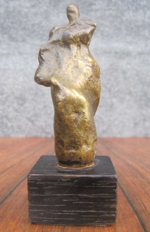 Brons (Onbekend) - Voortschrijdende vrouw. kopen? Bied vanaf 40!