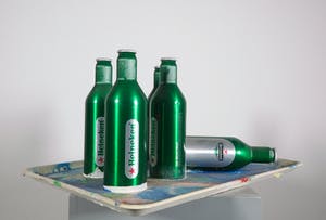 Theo Niermeijer - Compositie van bierflesjes op dienblad kopen? Bied vanaf 1!