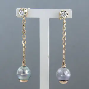 BWG bicolo oorhangers bezet met parel en briljant geslepen diamanten 0,20ct kopen? Bied vanaf 240!