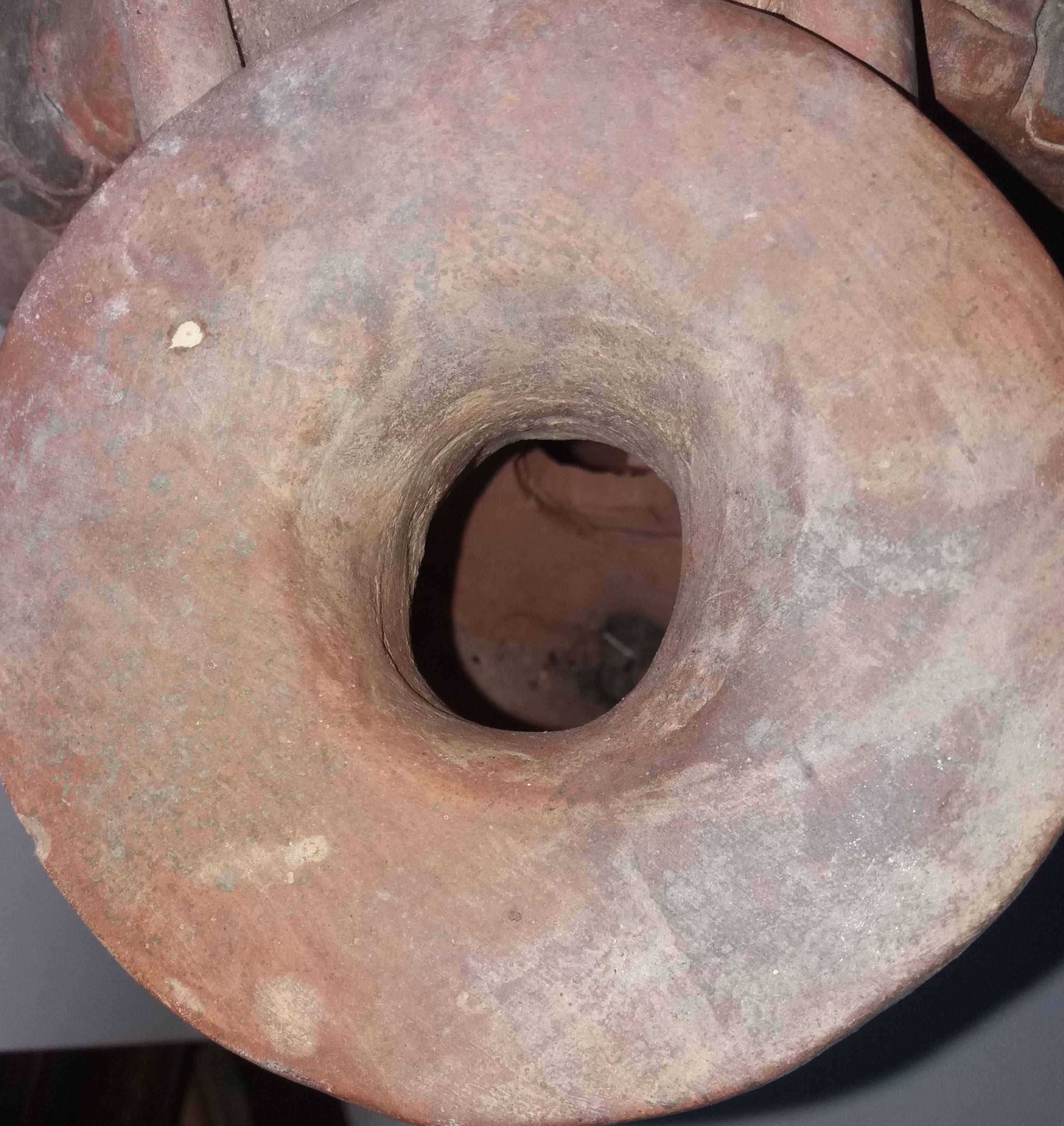 Niet of onleesbaar gesigneerd - vintage Mexicaans terracotta beeld van een water wijn Drager . kopen? Bied vanaf 1!