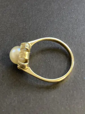 14 karaats geelgouden ring met een cultivé parel kopen? Bied vanaf 135!