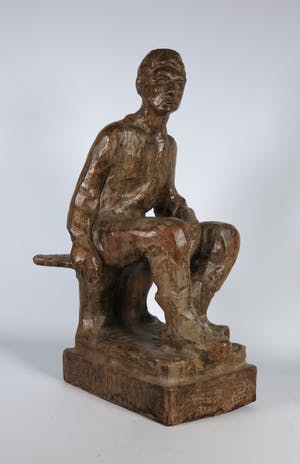 Niet of onleesbaar gesigneerd - Houten sculptuur, Zittende man kopen? Bied vanaf 10!