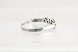 11- Elegante 14krt wit-gouden & 0.60ct (H/si1) diamanten dames rijring kopen? Bied vanaf 380!