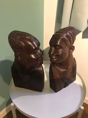 Niet of onleesbaar gesigneerd - 2 afrikaanse hout snij werken kopen? Bied vanaf 1!
