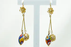 27 - 14 karaat paar geelgouden oorhangers met kleurkralen en filigrein bolletjes kopen? Bied vanaf 280!