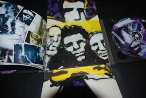 Herman Brood - Ik, de pianoman - zeefdruk -&- dubbel-CD met boekje kopen? Bied vanaf 50!