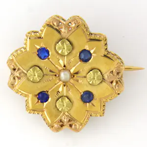 18k gouden broche bezet met saffier en parel - 2.7 gram kopen? Bied vanaf 290!