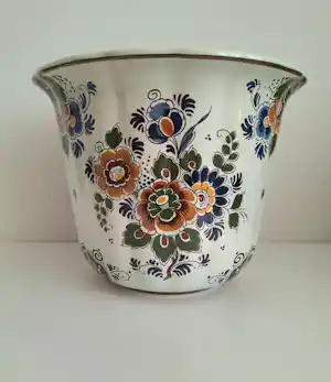 Plateelbakkerij Flora - Fraaie grote (planten)pot, handbeschilderd verkocht voor € 25!