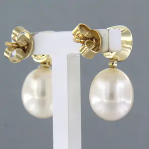 14k geel gouden oorhangers bezet met parel en briljant geslepen diamant 0.30ct kopen? Bied vanaf 710!
