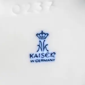 A.K. Kaiser Porzellan - Op Art Vase Bisquit Porzellan Design Wolfgang Gawantka signiert 70er Jahre kopen? Bied vanaf 70!