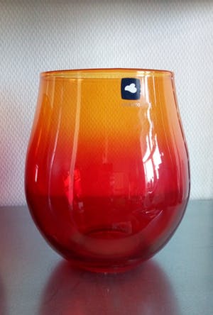 Niet of onleesbaar gesigneerd - Twee Leonardo Glazen Vasen - Rood / Oranje kleur kopen? Bied vanaf 10!