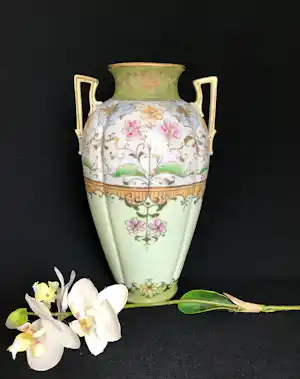 I.E.& C. Co - Art Nouveau vaas verkocht voor € 40!
